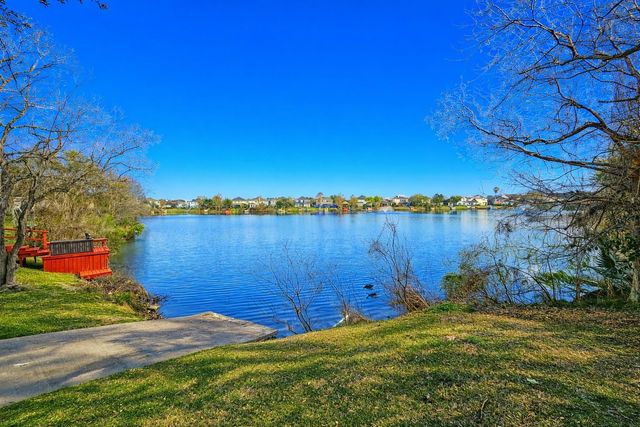 1411 Sunset Bay Court, Seabrook, TX 77586