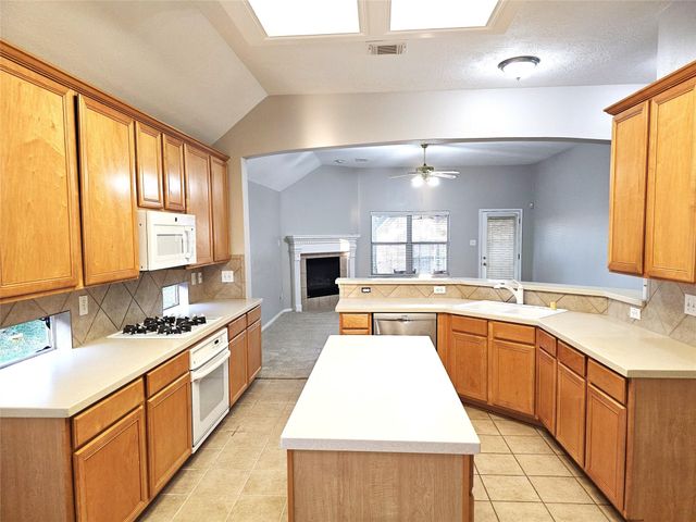 1411 Sunset Bay Court, Seabrook, TX 77586