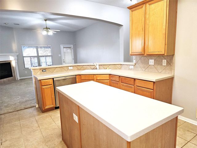 1411 Sunset Bay Court, Seabrook, TX 77586