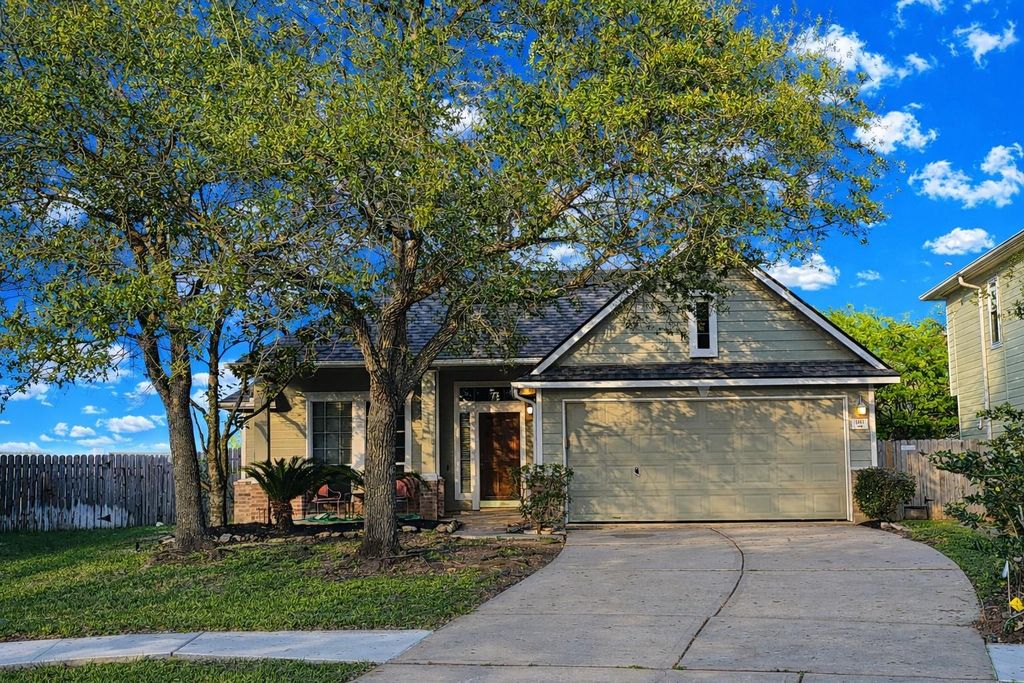 1411 Sunset Bay Court, Seabrook, TX 77586