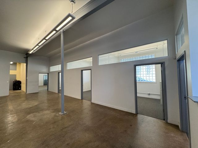 452 N Claremont Avenue, Chicago, IL 60612