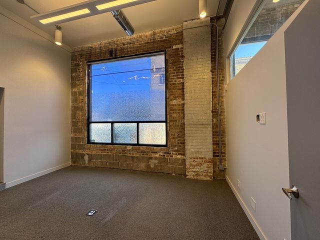 452 N Claremont Avenue, Chicago, IL 60612