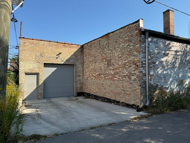 452 N Claremont Avenue, Chicago, IL 60612