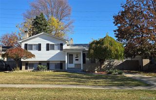 33828 Stonewood Drive, Sterling Heights, MI 48312