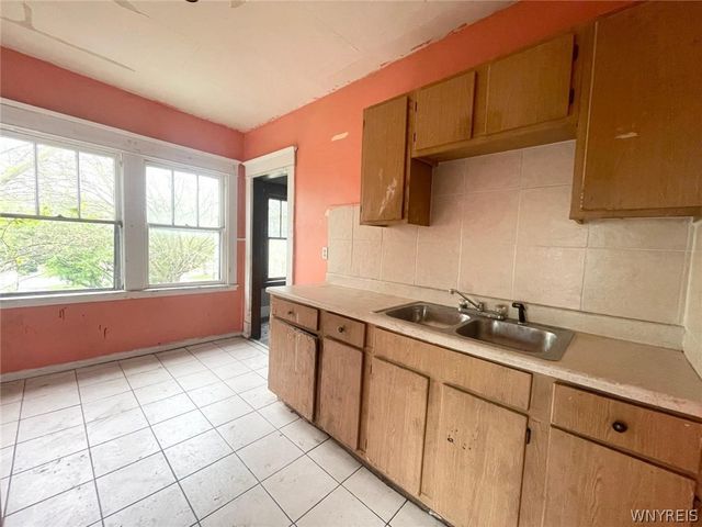 115 Stratford Road, Buffalo, NY 14216