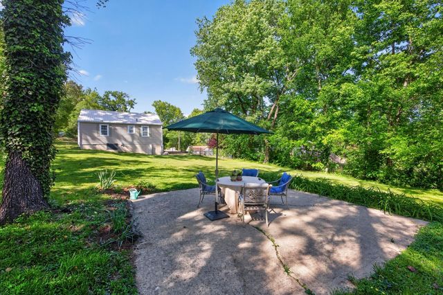 125 Neese Dr, Nashville, TN 37211