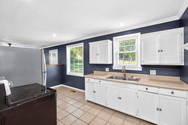 125 Neese Dr, Nashville, TN 37211