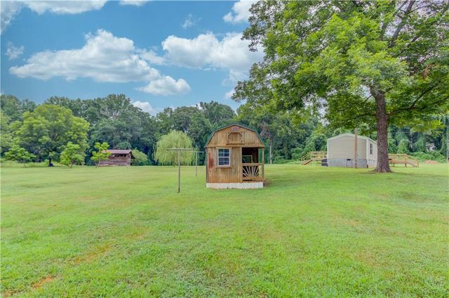 492 Gumlog Creek, Martin, GA 30557