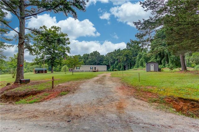 492 Gumlog Creek, Martin, GA 30557