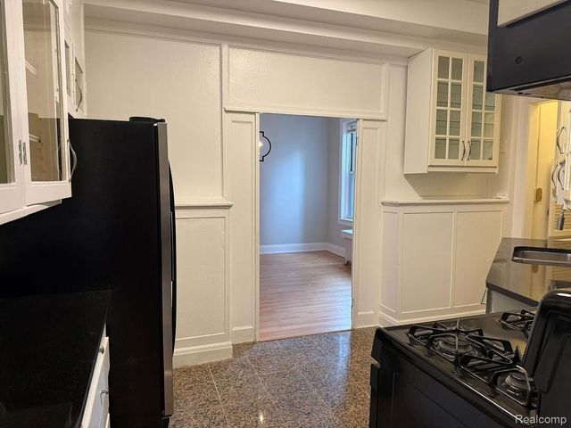 8162 E Jefferson Avenue M-B, Detroit, MI 48214