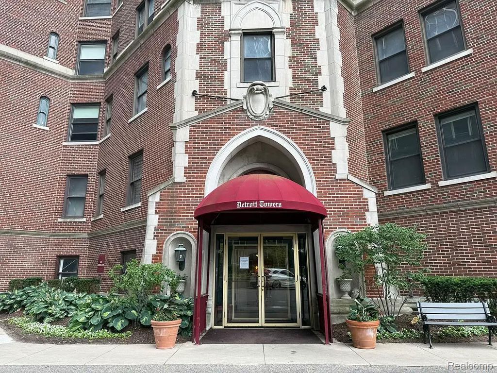 8162 E Jefferson Avenue M-B, Detroit, MI 48214