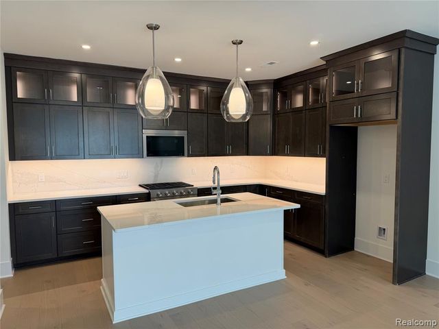 405 S Center Street 30, Northville, MI 48167