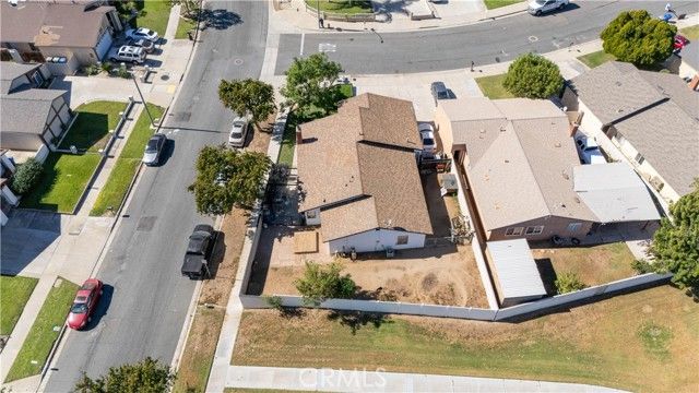 7000 Batavia, Riverside, CA 92503