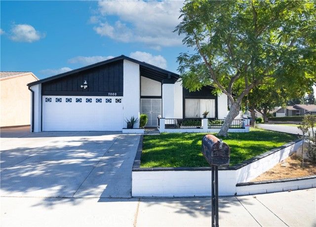 7000 Batavia, Riverside, CA 92503