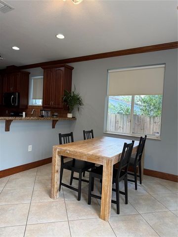 1055 NE 85th St 1055, Miami, FL 33138