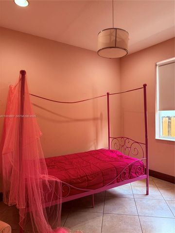 1055 NE 85th St 1055, Miami, FL 33138