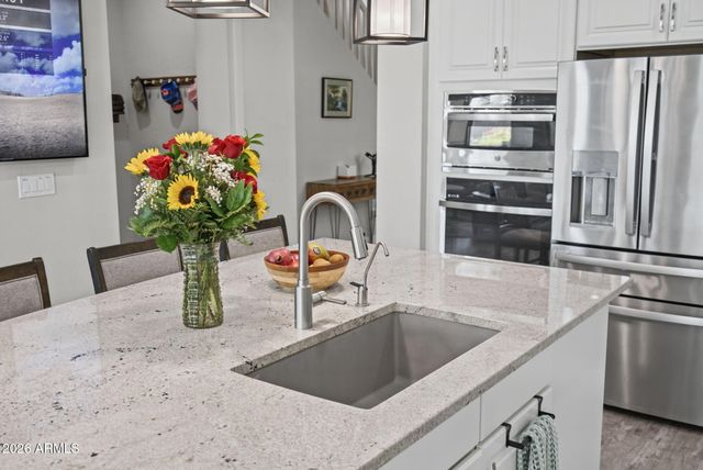 15973 W ELECTRA Lane, Surprise, AZ 85387