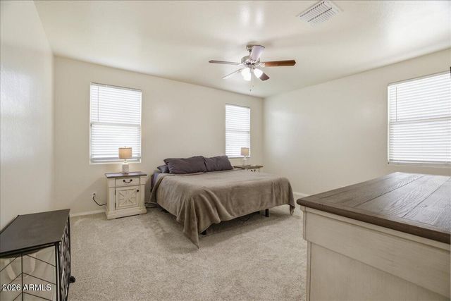 7207 W SOUTHGATE Avenue, Phoenix, AZ 85043