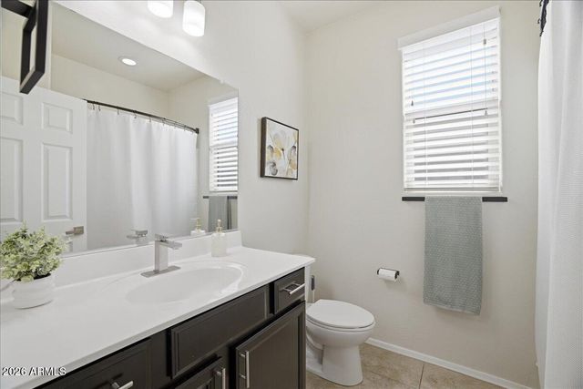 7207 W SOUTHGATE Avenue, Phoenix, AZ 85043
