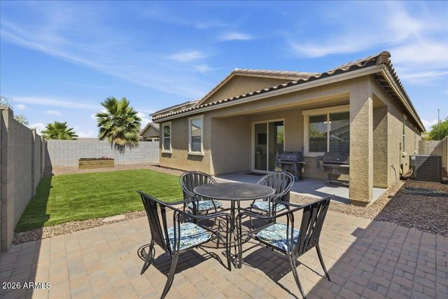 7207 W SOUTHGATE Avenue, Phoenix, AZ 85043