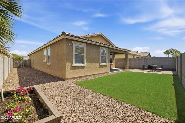 7207 W SOUTHGATE Avenue, Phoenix, AZ 85043