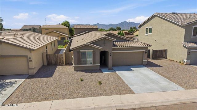 7207 W SOUTHGATE Avenue, Phoenix, AZ 85043