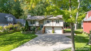 634 Blackbass Avenue, Holland City, MI 49423
