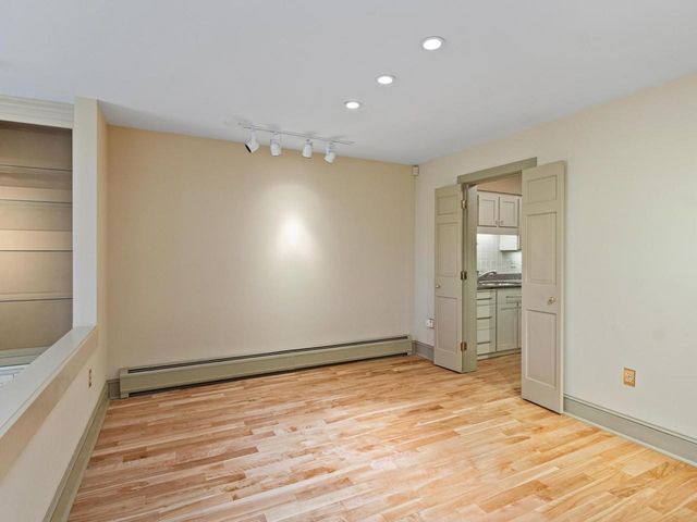 545 S Prospect St Unit 10, Burlington, VT 05401