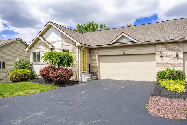 10 Baywood Lane, Penfield, NY 14580