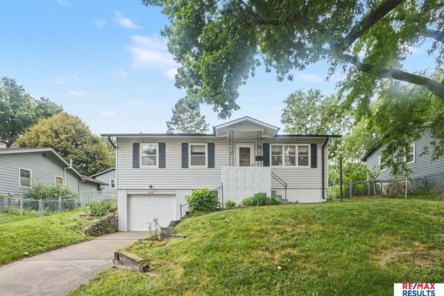 8919 Valley Street, Omaha, NE 68124