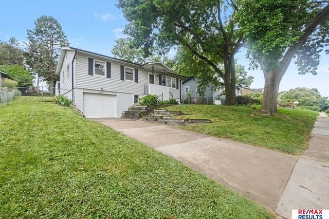 8919 Valley Street, Omaha, NE 68124