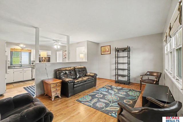 8919 Valley Street, Omaha, NE 68124