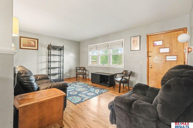8919 Valley Street, Omaha, NE 68124