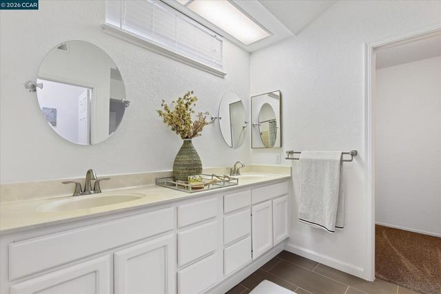 6521 Nottingham Pl 111, Dublin, CA 94568