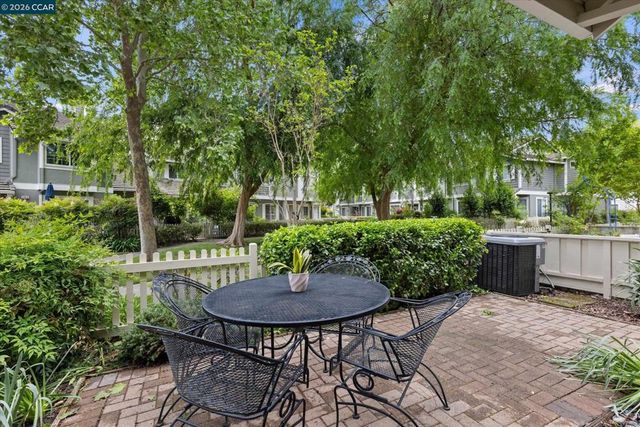 6521 Nottingham Pl 111, Dublin, CA 94568