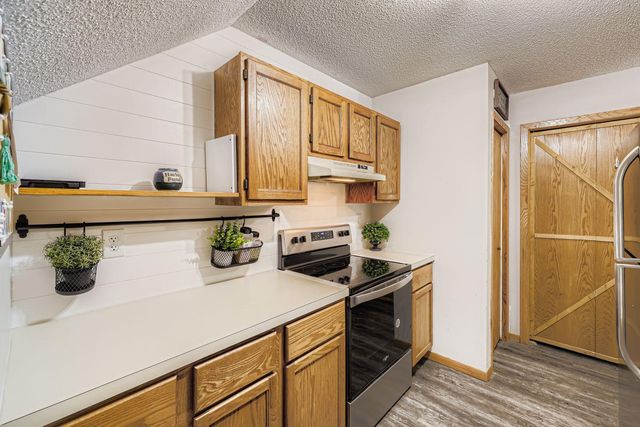 7924 Barbara Avenue, Inver Grove Heights, MN 55077