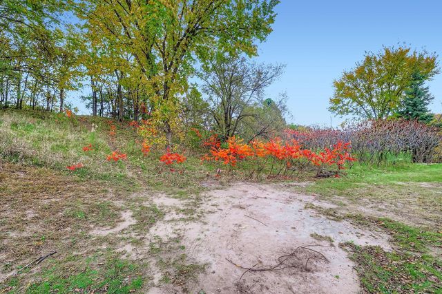 7924 Barbara Avenue, Inver Grove Heights, MN 55077