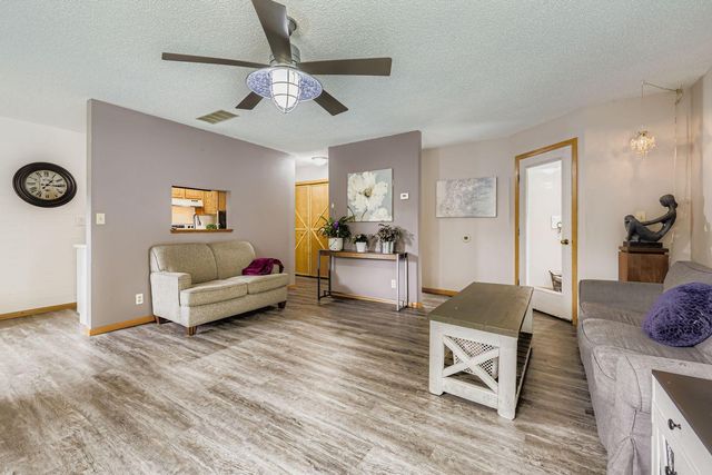 7924 Barbara Avenue, Inver Grove Heights, MN 55077