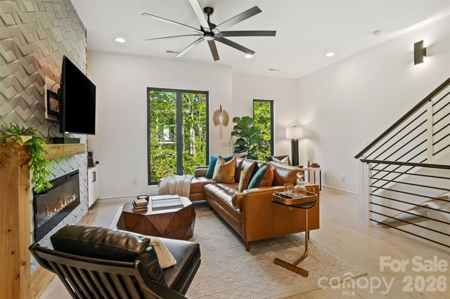 2716 N Davidson Street E, Charlotte, NC 28205