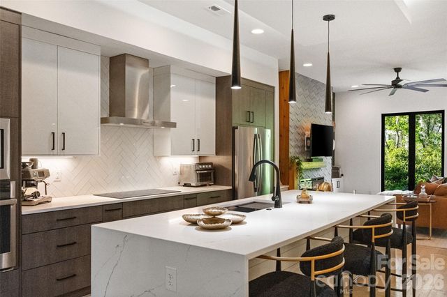 2716 N Davidson Street E, Charlotte, NC 28205