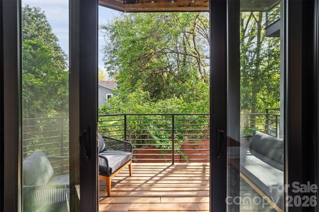 2716 N Davidson Street E, Charlotte, NC 28205