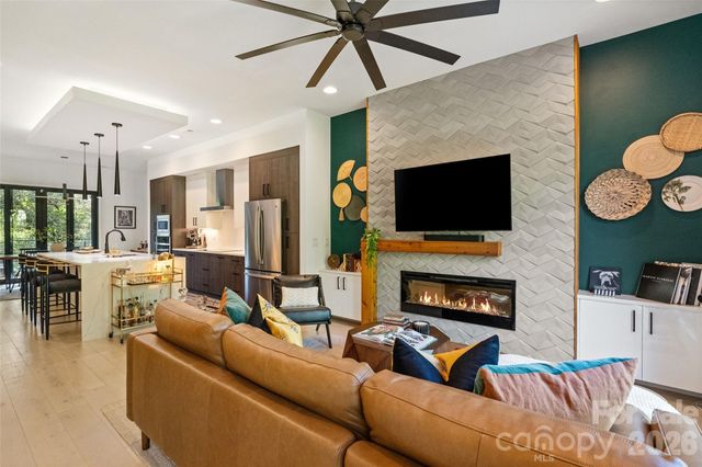 2716 N Davidson Street E, Charlotte, NC 28205