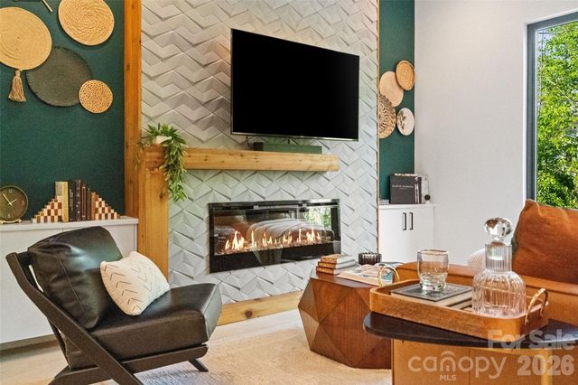 2716 N Davidson Street E, Charlotte, NC 28205