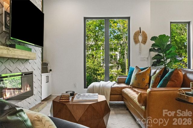 2716 N Davidson Street E, Charlotte, NC 28205