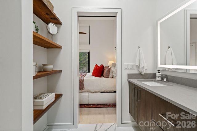 2716 N Davidson Street E, Charlotte, NC 28205