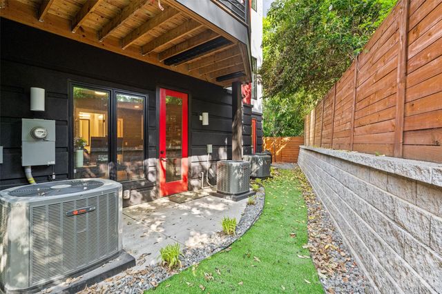 2716 N Davidson Street E, Charlotte, NC 28205