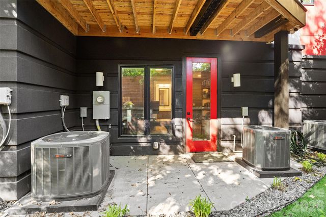 2716 N Davidson Street E, Charlotte, NC 28205