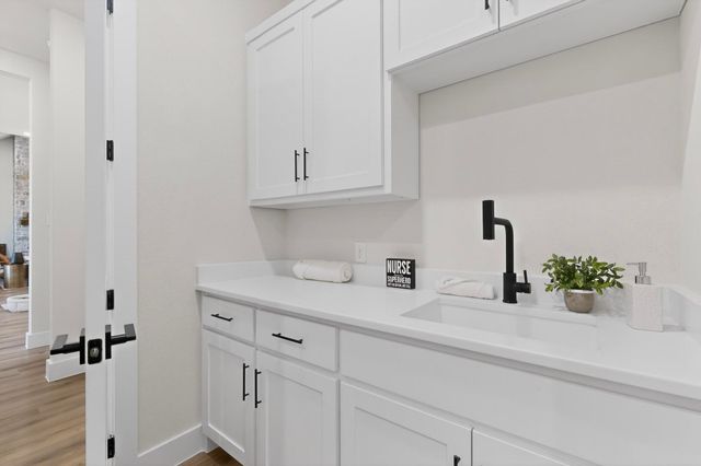 4961 County Road 1098, Celeste, TX 75423