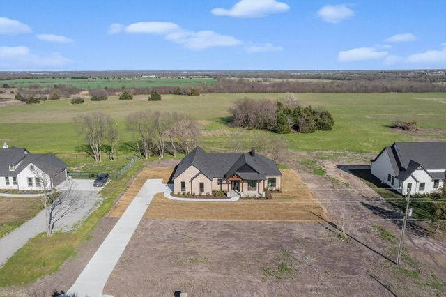 4961 County Road 1098, Celeste, TX 75423