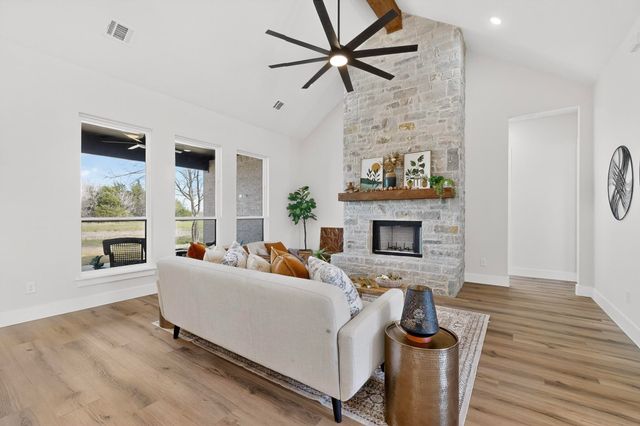 4961 County Road 1098, Celeste, TX 75423